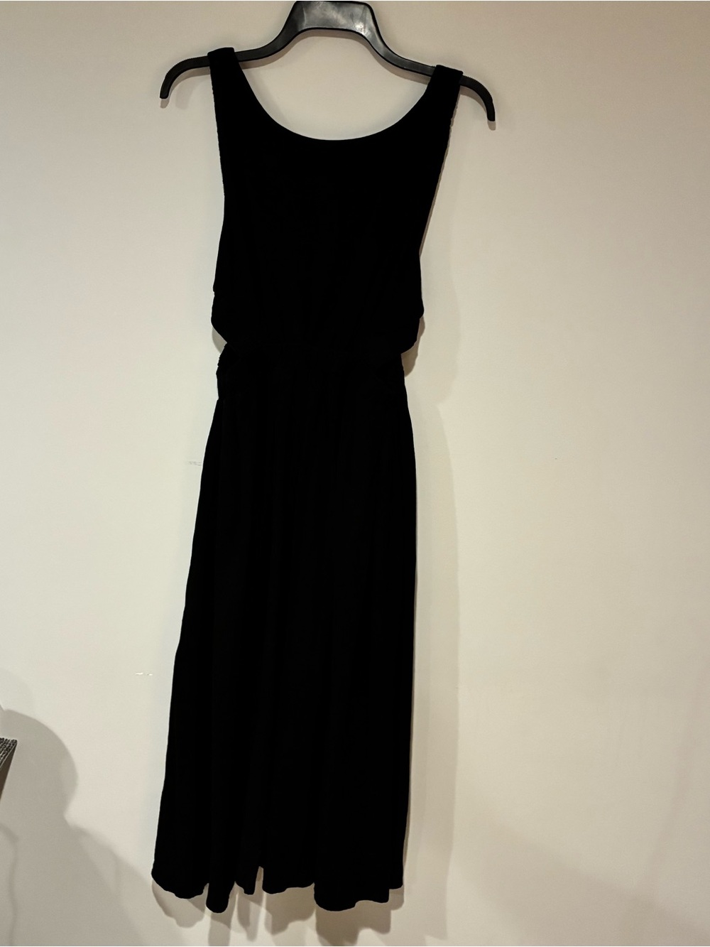 FORE Black Sleeveless Midi Dress with open back and pockets Sz L